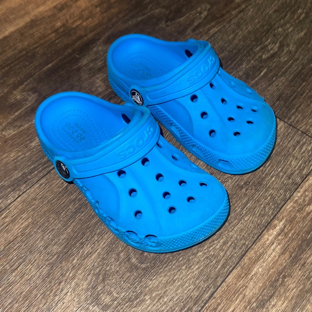 Toddler crocs